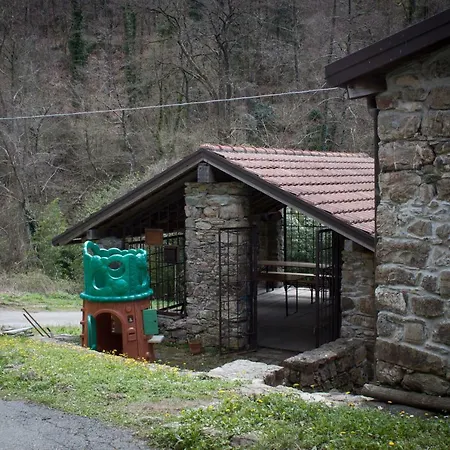 Agriturismo Fattoria Silverado ファームステイ Castiglione Chiavarese